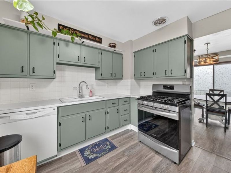 6162 Engle Road, Brook Park, OH 44142 Photo 3