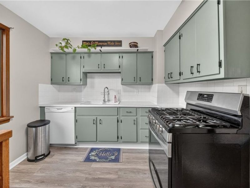 6162 Engle Road, Brook Park, OH 44142 Photo 5