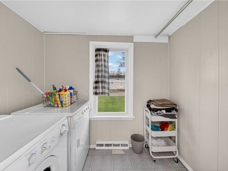 6162 Engle Road, Brook Park, OH 44142 Photo 9