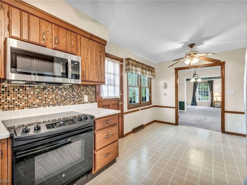 23066 Stoneybrook Drive, North Olmsted, OH 44070 Photo 13