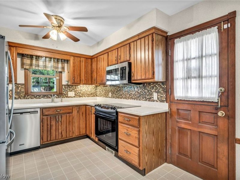 23066 Stoneybrook Drive, North Olmsted, OH 44070 Photo 15