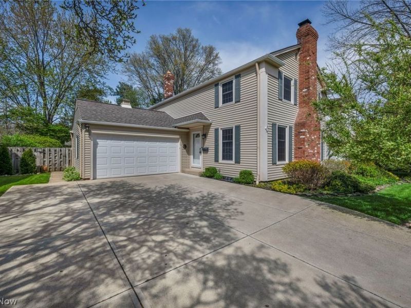 23066 Stoneybrook Drive, North Olmsted, OH 44070 Photo 2