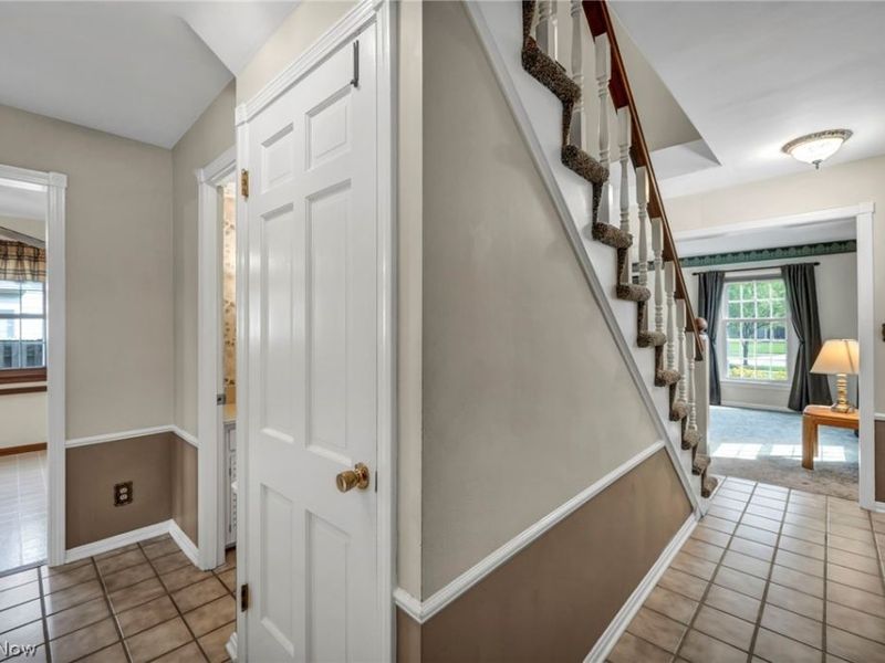 23066 Stoneybrook Drive, North Olmsted, OH 44070 Photo 23