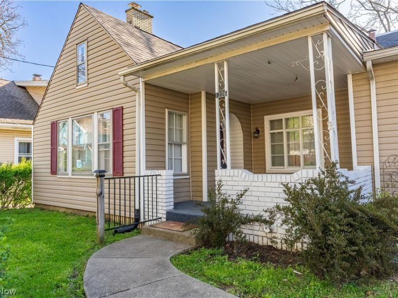 1226 Ford Court NW, Canton, OH 44708 Photo 2