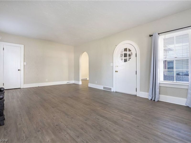 1226 Ford Court NW, Canton, OH 44708 Photo 5