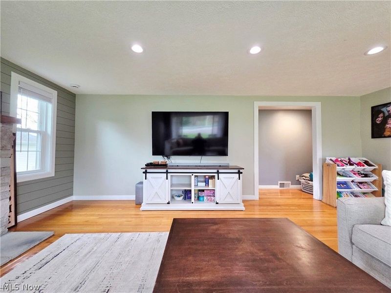 5869 Oberlin Road, Amherst, OH 44001 Photo 24