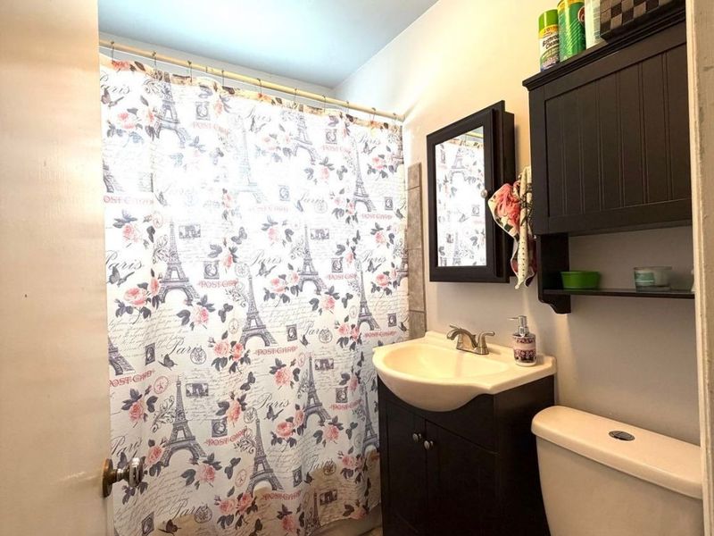 Lorain, OH 44053 Photo 13