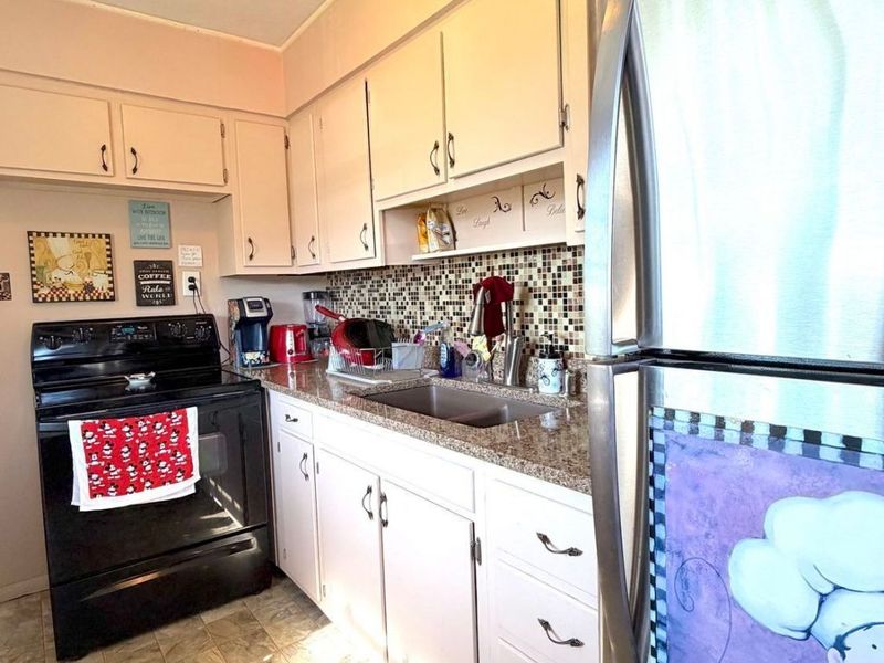 Lorain, OH 44053 Photo 4