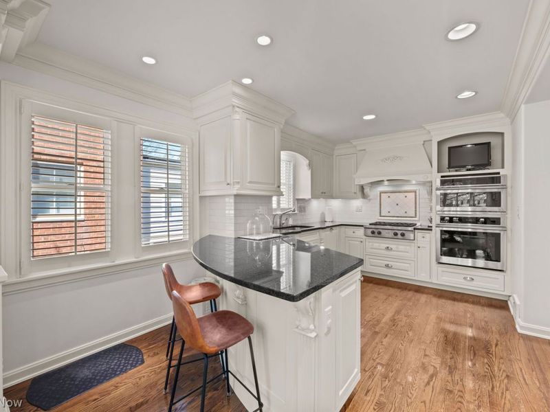 2371 Lalemant Road, University Heights, OH 44118 Photo 14