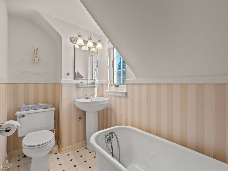 2371 Lalemant Road, University Heights, OH 44118 Photo 33