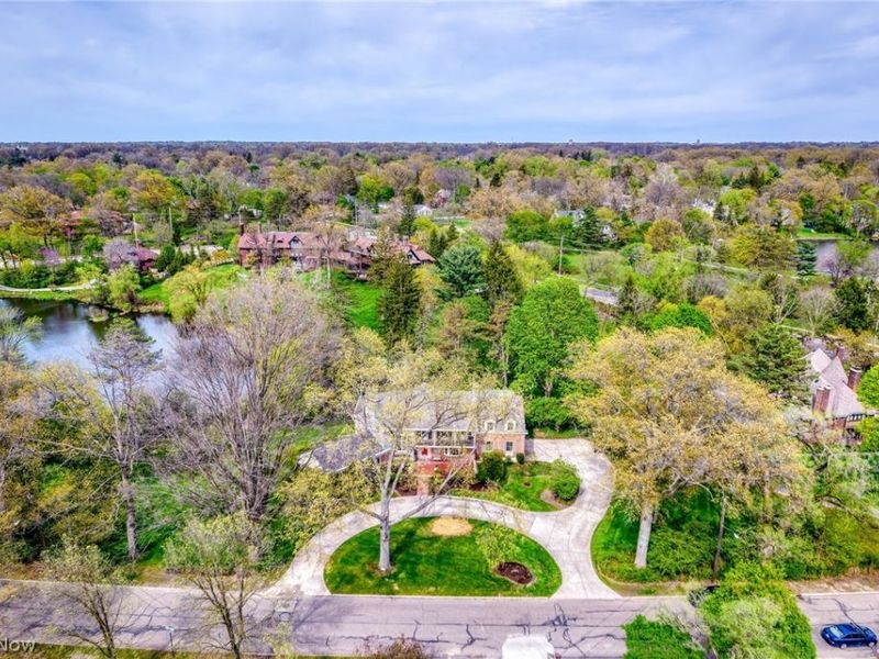 16201 Parkland Drive, Shaker Heights, OH 44120 Photo 2