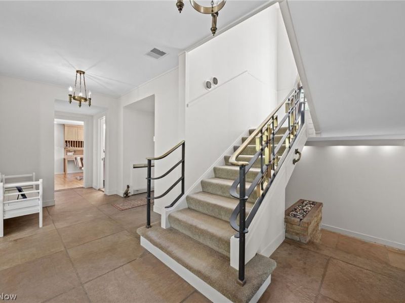 16201 Parkland Drive, Shaker Heights, OH 44120 Photo 5