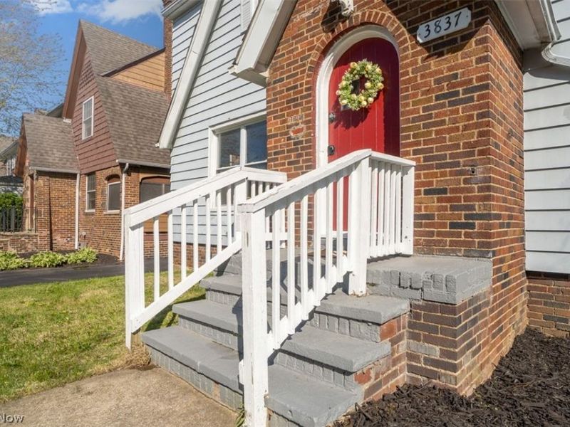 3837 Woodridge Road, Cleveland Heights, OH 44121 Photo 2