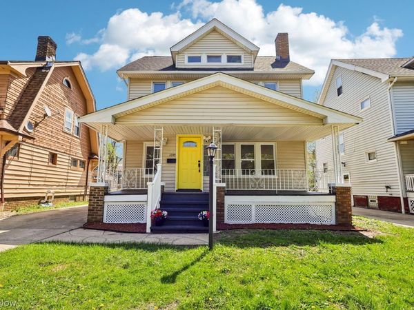 1045 Nela View Road , Cleveland Heights, OH 44112