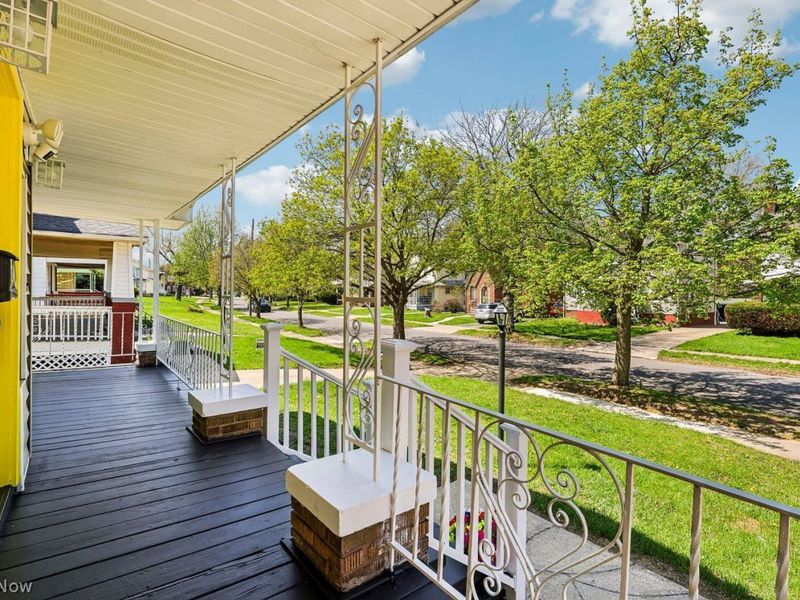 1045 Nela View Road, Cleveland Heights, OH 44112 Photo 2