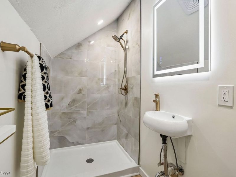 1045 Nela View Road, Cleveland Heights, OH 44112 Photo 32