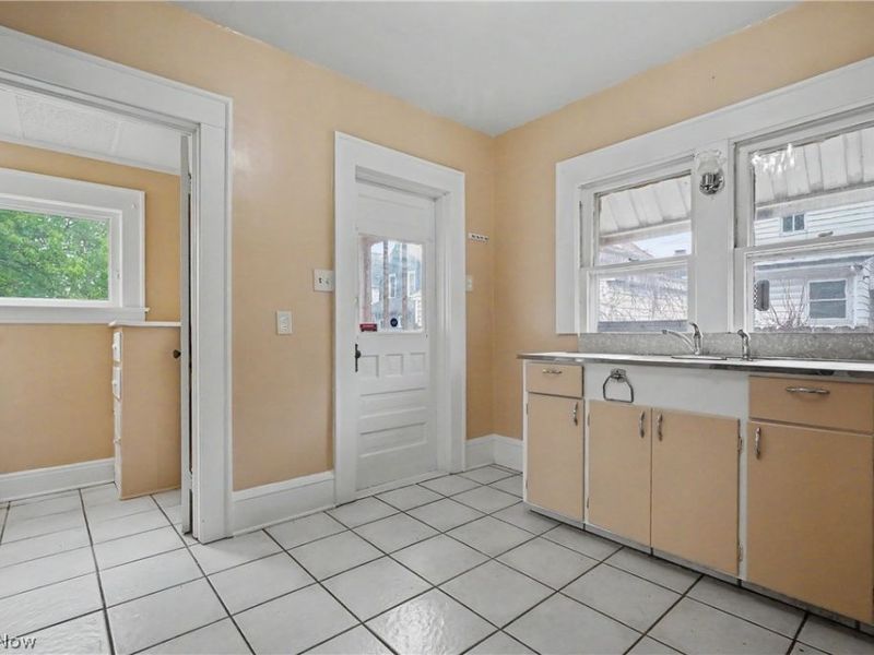 793 Thayer Street, Akron, OH 44310 Photo 8