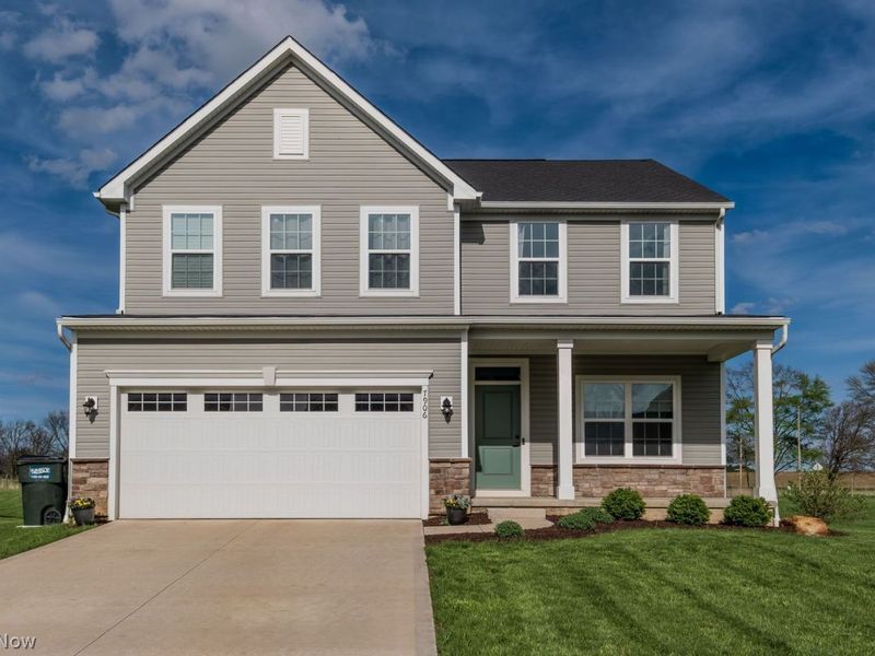 7906 Cobbler Avenue NE, Canton, OH 44721 Photo 2