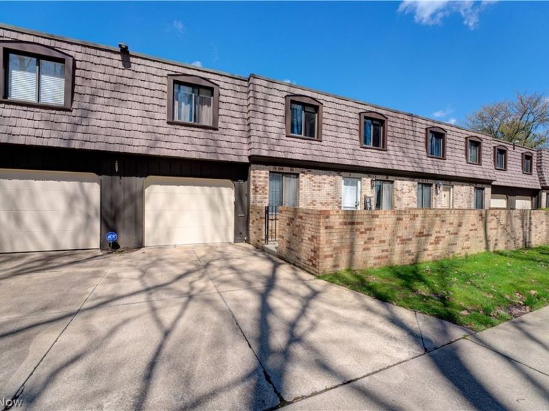 727 Tollis Parkway, Broadview Heights, OH 44147 Photo 1