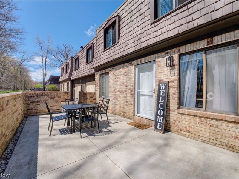 727 Tollis Parkway, Broadview Heights, OH 44147 Photo 3