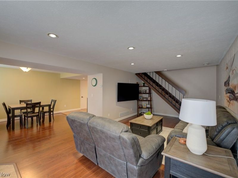 727 Tollis Parkway, Broadview Heights, OH 44147 Photo 6