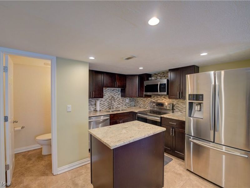 727 Tollis Parkway, Broadview Heights, OH 44147 Photo 8