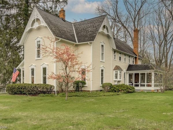 177 S Main Street , Chagrin Falls, OH 44022