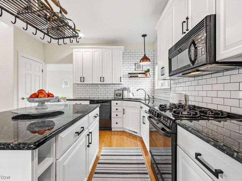 6084 Nicholson Drive, Hudson, OH 44236 Photo 12