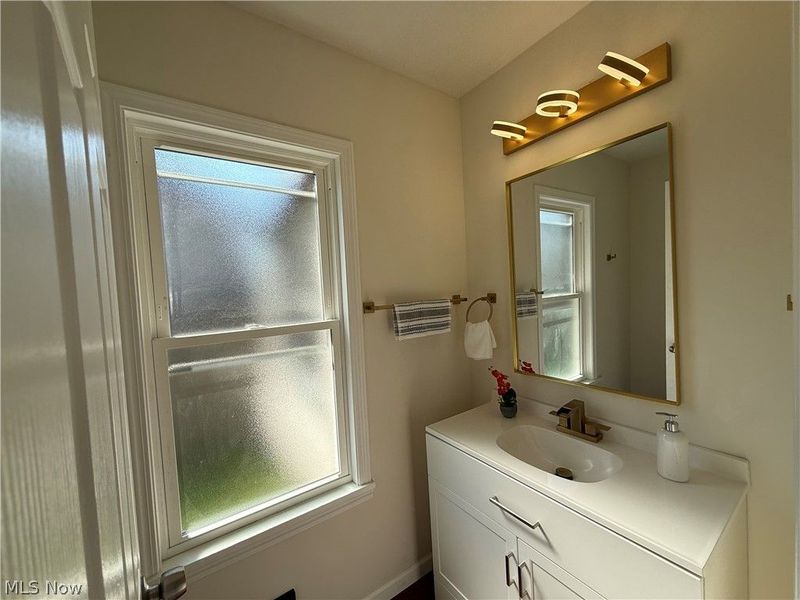 9911 Gambier Avenue, Cleveland, OH 44102 Photo 10