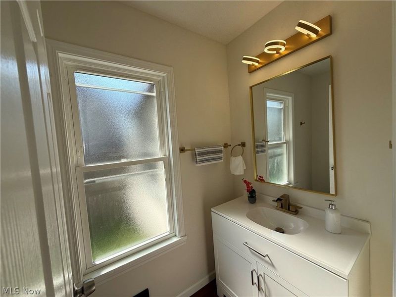 9911 Gambier Avenue, Cleveland, OH 44102 Photo 11