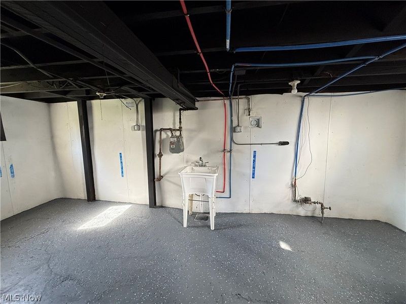 9911 Gambier Avenue, Cleveland, OH 44102 Photo 24