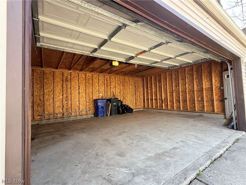 9911 Gambier Avenue, Cleveland, OH 44102 Photo 28