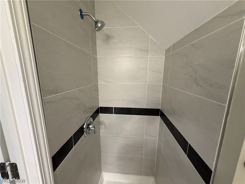 13722 Courtland Avenue, Cleveland, OH 44111 Photo 19