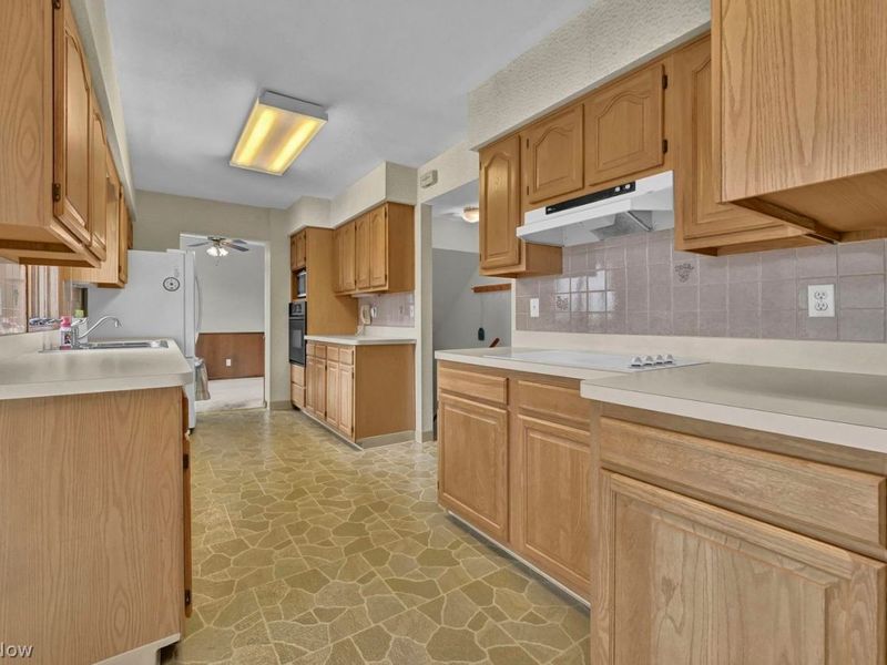 4330 E Wallings Road, Broadview Heights, OH 44147 Photo 12