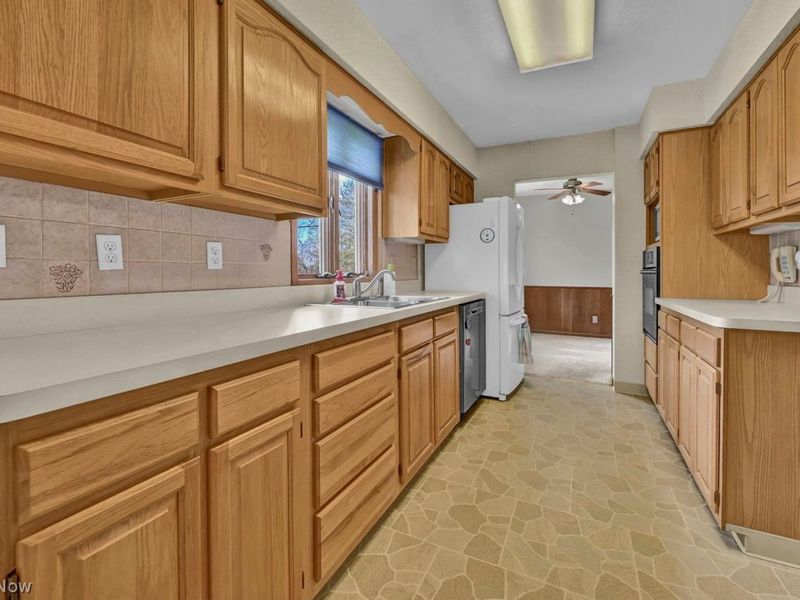 4330 E Wallings Road, Broadview Heights, OH 44147 Photo 13