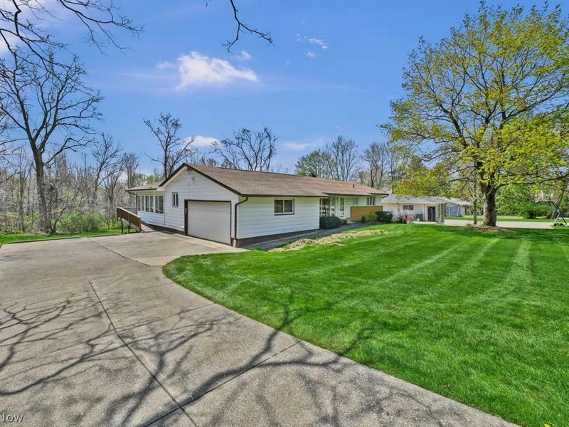 4330 E Wallings Road, Broadview Heights, OH 44147 Photo 2