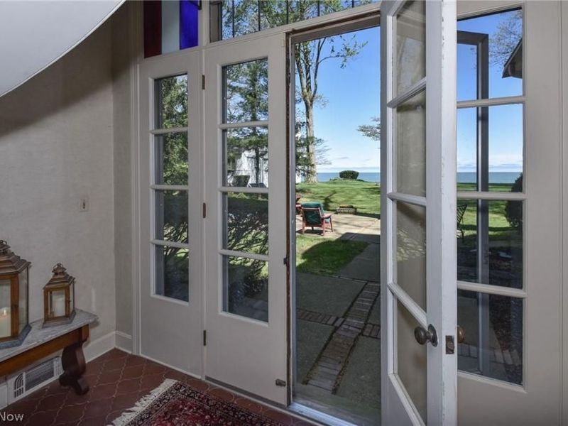 22100 Lake Road, Rocky River, OH 44116 Photo 5