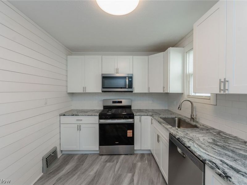 3656 W 127th Street, Cleveland, OH 44111 Photo 17