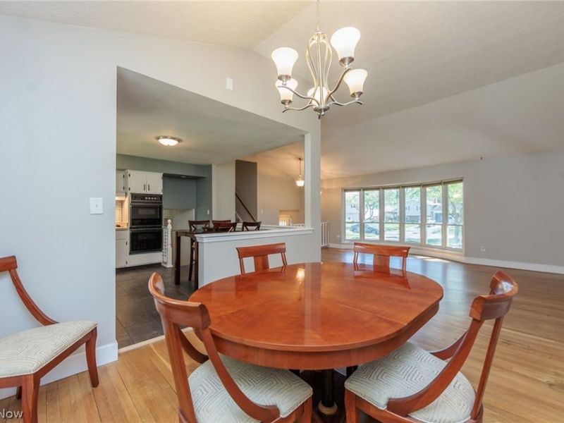 5058 Berkshire Drive, North Olmsted, OH 44070 Photo 12