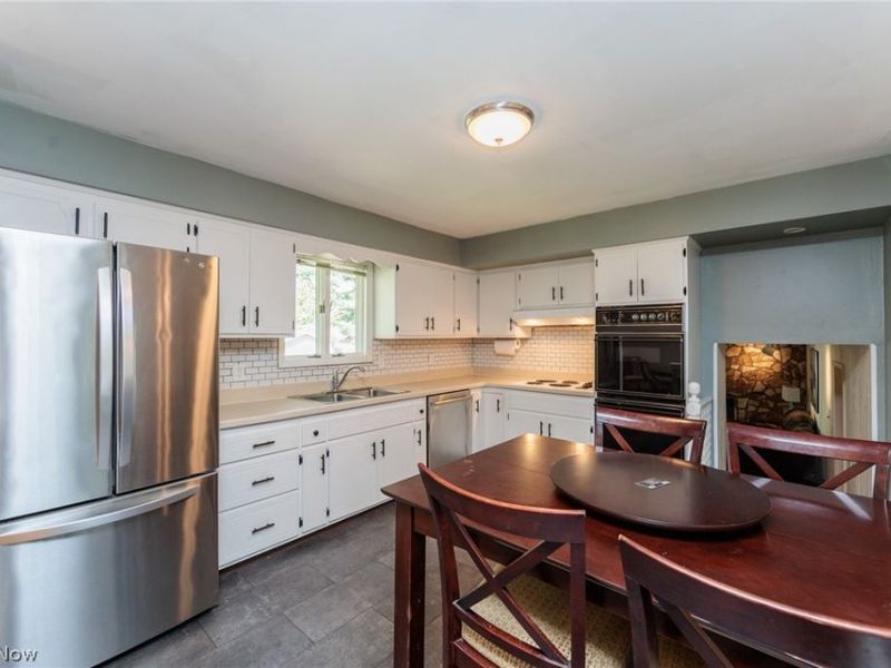 5058 Berkshire Drive, North Olmsted, OH 44070 Photo 14