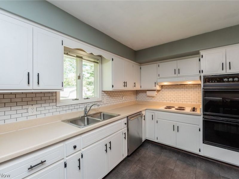 5058 Berkshire Drive, North Olmsted, OH 44070 Photo 15