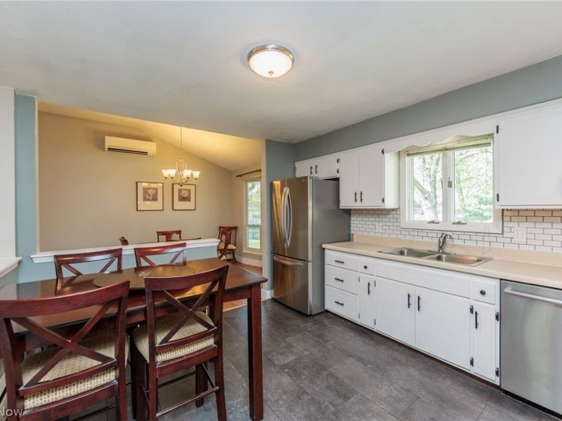 5058 Berkshire Drive, North Olmsted, OH 44070 Photo 18