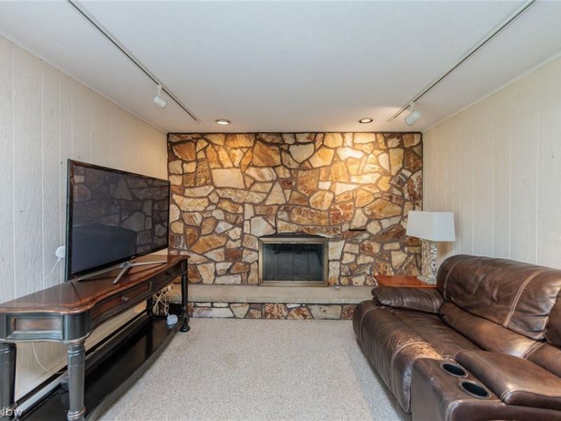 5058 Berkshire Drive, North Olmsted, OH 44070 Photo 24