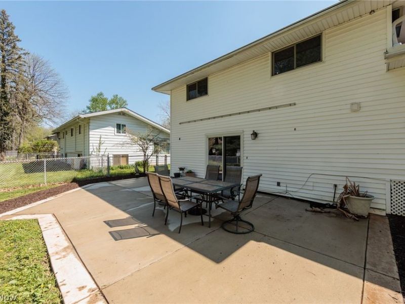 5058 Berkshire Drive, North Olmsted, OH 44070 Photo 46