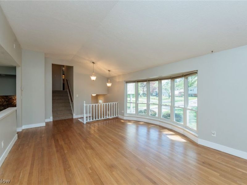 5058 Berkshire Drive, North Olmsted, OH 44070 Photo 5