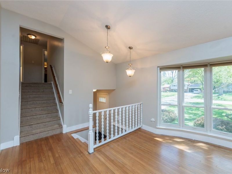 5058 Berkshire Drive, North Olmsted, OH 44070 Photo 6