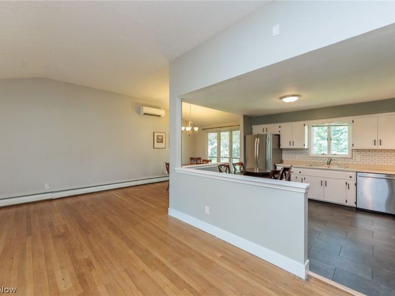 5058 Berkshire Drive, North Olmsted, OH 44070 Photo 8