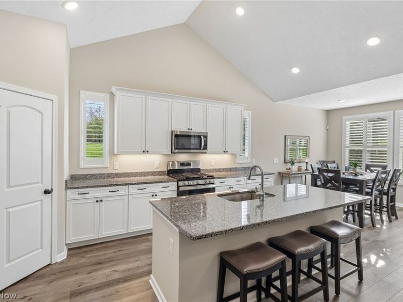 4677 Yellow Birch Circle, Westlake, OH 44145 Photo 21