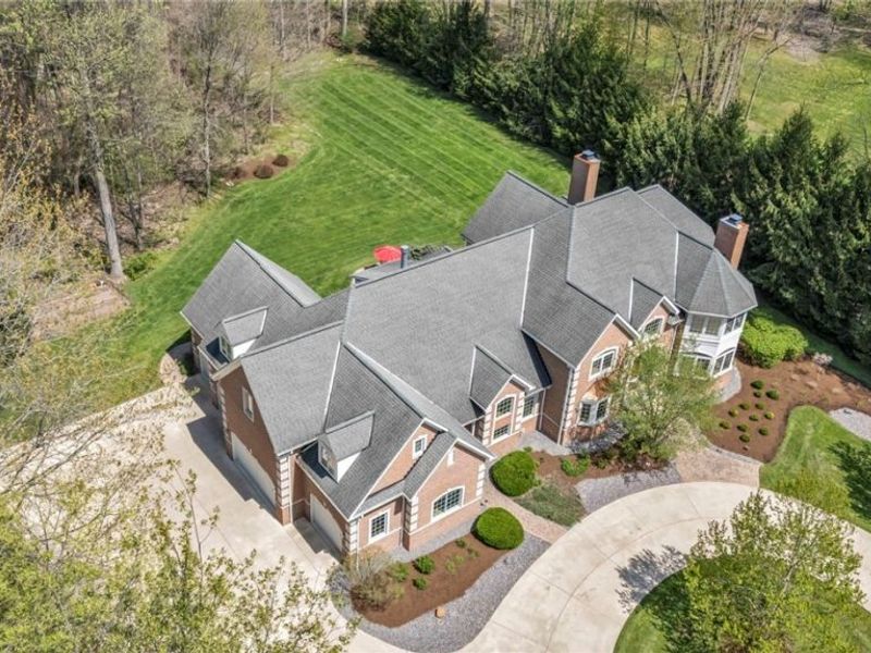 8365 Sanctuary Drive, Kirtland Hills, OH 44060 Photo 4