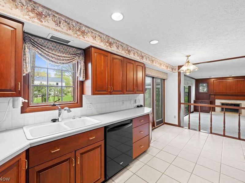 2250 Beechwood Drive, Westlake, OH 44145 Photo 10